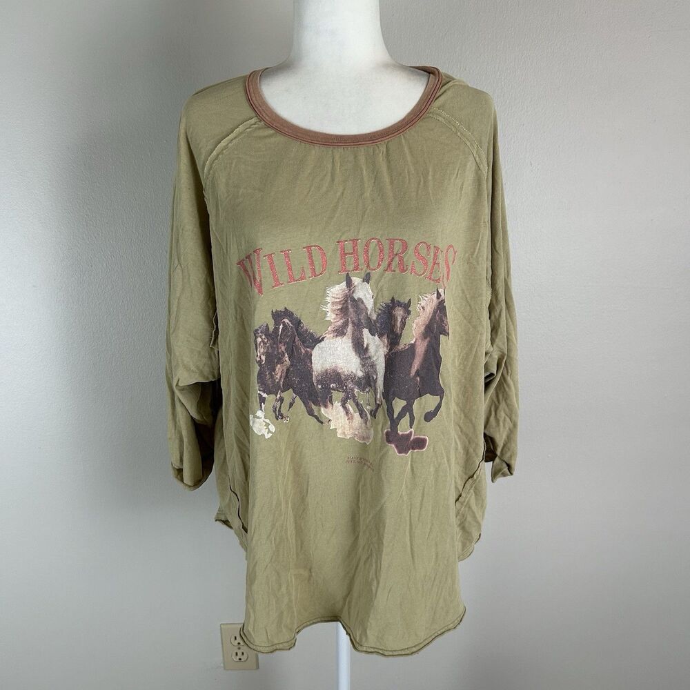 Easel Large Equestrian Mineral Washed Graphic T-Shirt Top Women's Wild Horses